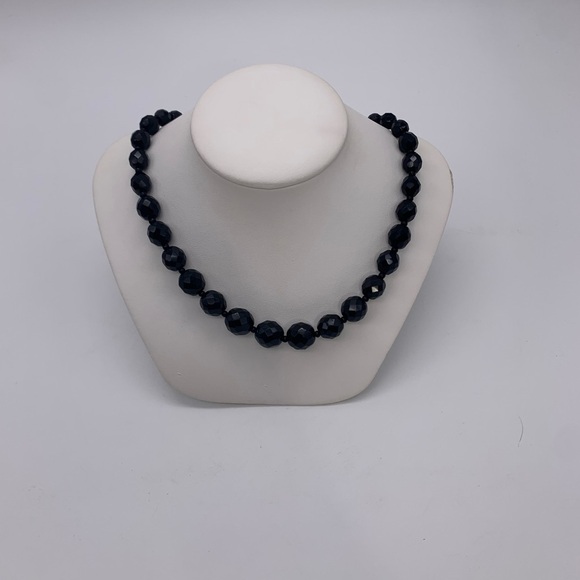 Vintage Women’s Graduated Shiny Black Faced Victorian Gothic Style Glass Beads - Picture 3 of 9